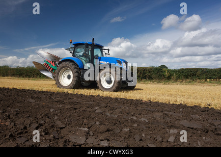 New Holland T7 220 UK Labour Tracteur Banque D'Images