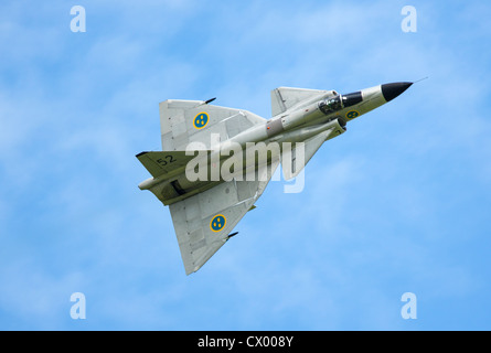 Le Saab 37 viggen est un siège unique, un seul moteur, de courte à moyenne portée des avions d'attaque et de chasse Banque D'Images