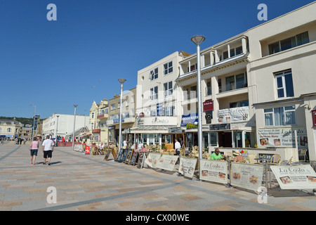 Restaurants en front de mer, Beach Road, Weston-Super-Mare, Somerset, England, United Kingdom Banque D'Images