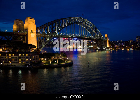 Sydney Harbour Bridge après le coucher du soleil, de l'Australie Banque D'Images