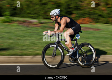 Course cycliste dans une course de VTT - USA Banque D'Images