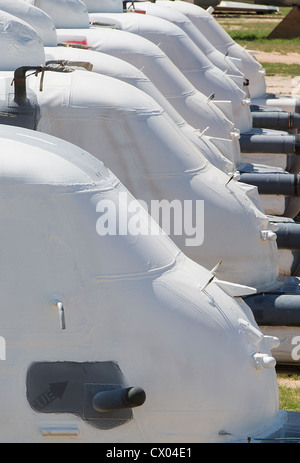 Les hélicoptères MH-53 Pave Low en stock à l'entretien et la régénération de l'aéronautique 309e groupe à la base aérienne Davis-Monthan Air Force Base. Banque D'Images