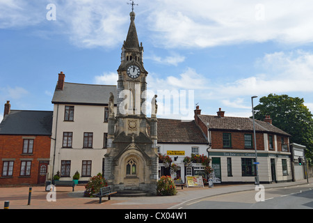 La tour de l'horloge sur victorien Lowman vert, Tiverton, Devon, Angleterre, Royaume-Uni Banque D'Images