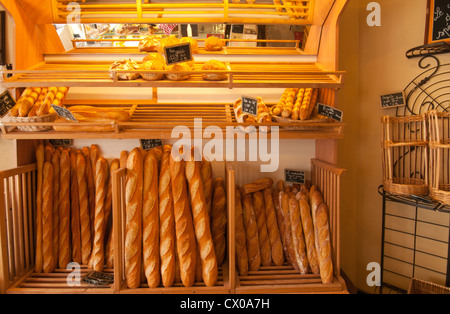 Boulangerie traditionnelle française des baguettes. Banque D'Images