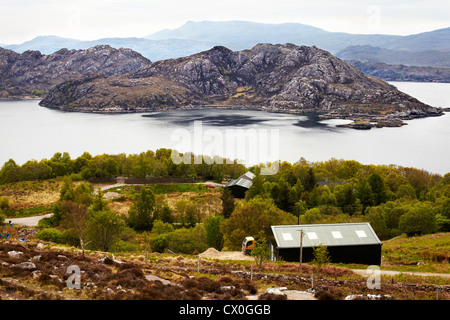 En regardant vers le sud sur le Loch vers Diabaig Rubha na h-airde. Diabaig inférieur, Ecosse Banque D'Images