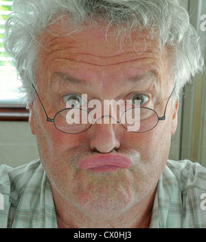 Un vilain grumpy old man - modèle entièrement libéré de toute utilisation des images Banque D'Images