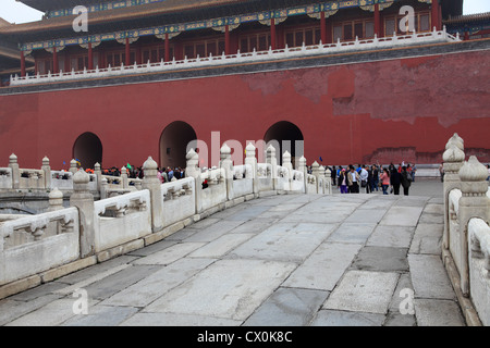 Voir des touristes dans la Cité Interdite, la ville de Beijing, capitale de Chine, Beijing, Provence, en Asie. Banque D'Images