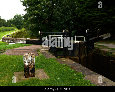 67 Verrouillage de la Trent et Mersey canal près de Sandbach Cheshire UK Banque D'Images