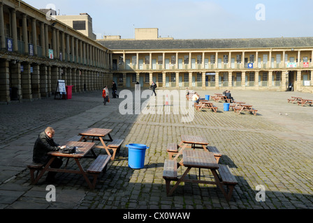 Vue globale de Halifax Piece Hall. Banque D'Images