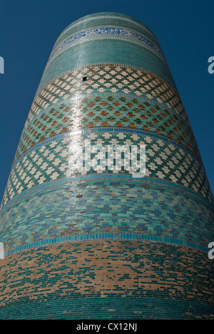 Minaret Kalta au Muhammad Amin Khan Madrasah, Khiva, Ouzbékistan Banque D'Images