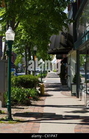 Trottoir sur la rue Main, à Rockland, comté de Knox, Maine, USA Banque D'Images