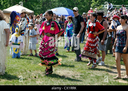 Les Premières Nations, le 36e Festival annuel de la culture autochtone Odawa et pow-wow traditionnel du Canada Ottawa, le 26 mai 2012 Banque D'Images