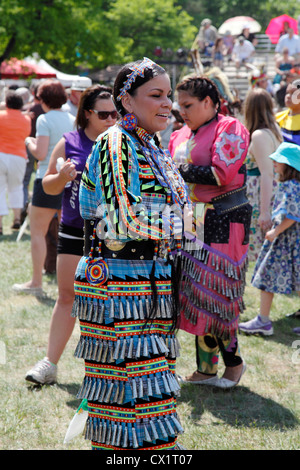 Les Premières Nations, le 36e Festival annuel de la culture autochtone Odawa et pow-wow traditionnel du Canada Ottawa, le 26 mai 2012 Banque D'Images