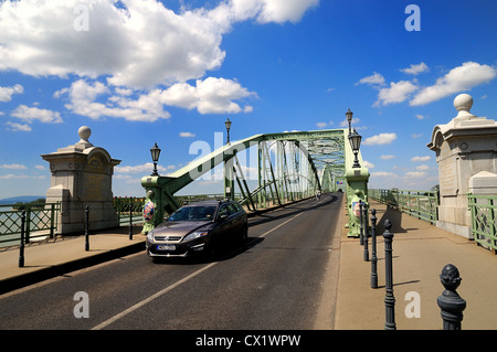 Maria Valeria pont sur le Danube à la frontière entre la Slovaquie et la Hongrie Banque D'Images
