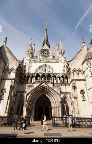 De l'extérieur les cours royales de justice dans Fleet Street Londres Banque D'Images