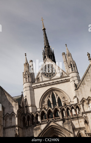 De l'extérieur les cours royales de justice dans Fleet Street Londres Banque D'Images