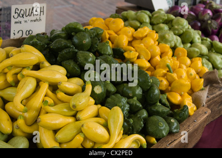 Squash à vendre au Monterey Farmers Market Banque D'Images