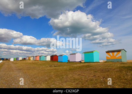 Cabines colorées à Littlestone Kent UK GO Banque D'Images