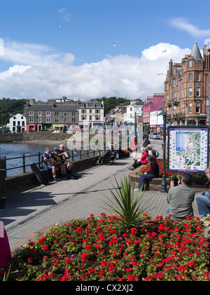 dh Harbour front de mer ecosse OBAN ARGYLL écossais été touristes amuseurs vacances gens vacanciers Banque D'Images