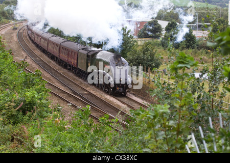 La locomotive vapeur 60009 LNER Classe A4 Union sud-africaine le transport de la direction est à Scarborough Flyer Mirfield Banque D'Images