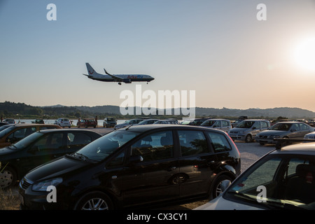 Passager ArkeFly avion atterrit à l'Aéroport International de Kapodistrias Kerkyra (Corfou), Corfou, îles Ioniennes, Grèce. Banque D'Images