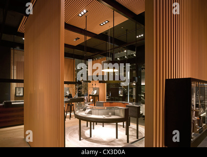 George Jenson Store, Tokyo, Japon. Architecte : MPA Architectes, 2012. Vue de l'intérieur rez-de-chaussée. Banque D'Images