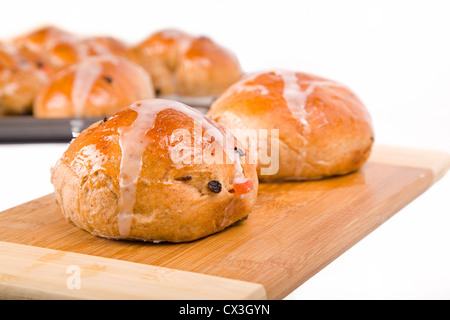 Un temps de Pâques, traiter les brioches traditionnels faits maison. Banque D'Images