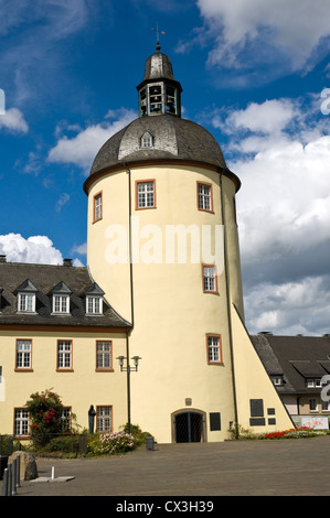 'Dicke Turm" (fat tower) et le 'Unteres Schloss' (en bas) dans le palais de Siegen, Rhénanie du Nord-Westphalie, Allemagne. Banque D'Images