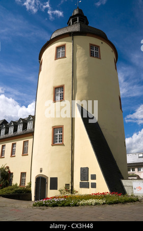 'Dicke Turm" (fat tower) et le 'Unteres Schloss' (en bas) dans le palais de Siegen, Rhénanie du Nord-Westphalie, Allemagne. Banque D'Images