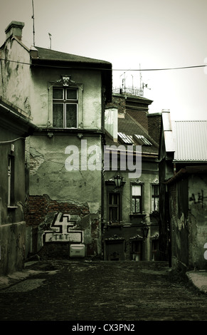 Vieille rue et maisons. Banque D'Images