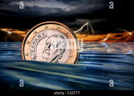 L'Espagnol Euro coin la noyade dans la mer pendant un orage Banque D'Images