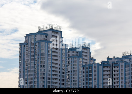 Immeuble en copropriété moderne dans la périphérie Osokorki à Kiev, Ukraine, Europe de l'Est. Banque D'Images