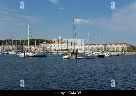 Boltenhagen Marina, résidence de vacances Weisse Wiek, côte de la mer Baltique, Schleswig-Holstein, Allemagne Banque D'Images