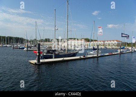 Boltenhagen Marina, résidence de vacances Weisse Wiek, côte de la mer Baltique, Schleswig-Holstein, Allemagne Banque D'Images