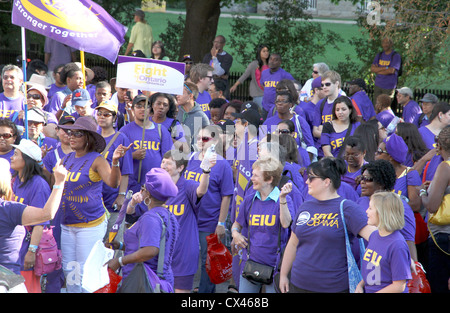 Union internationale des employés de Service à la parade de la fête du Travail le 3 septembre 2012 à Toronto. Banque D'Images