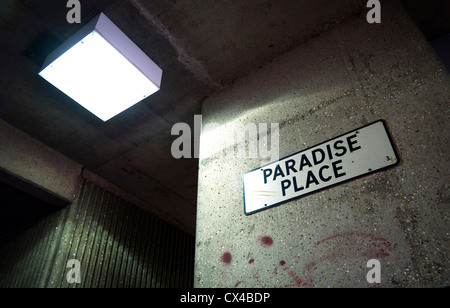 'Paradise Place', une partie de la construction en béton autour de la bibliothèque centrale de Birmingham, qui a été designes par John Madin. Banque D'Images