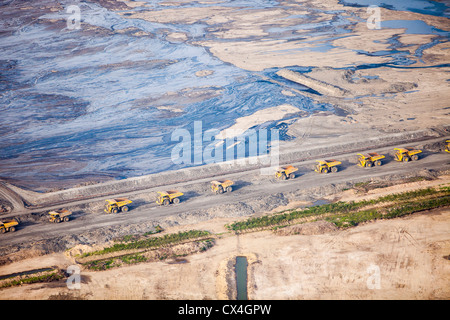 Les dépôts de sables bitumineux exploités au nord de Fort McMurray, Alberta, Canada. Banque D'Images