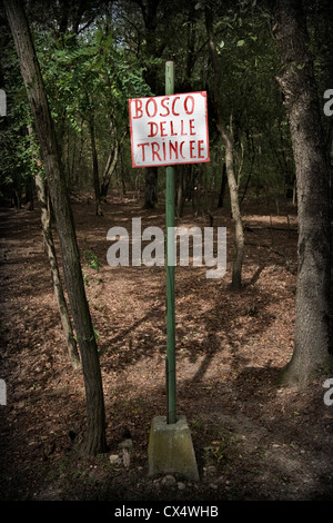 L'Italie, Lombardie, province de Varèse, Lonate Pozzolo, Via Gaggio route historique, forêt des tranchées Banque D'Images