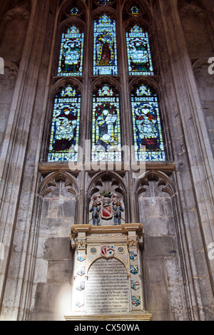 Mémorial de Jane Austen dans la fenêtre de la cathédrale de Winchester - Hampshire UK Banque D'Images