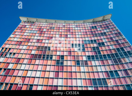 Architecture moderne et coloré de GSW office tower à Berlin Allemagne Banque D'Images