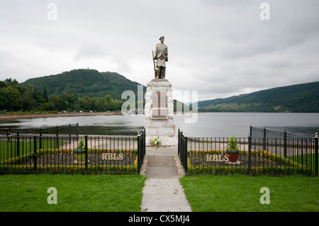 Le mémorial de guerre à Inveraray Surplombant le Loch Fyne Argyll and Bute, Ecosse Banque D'Images