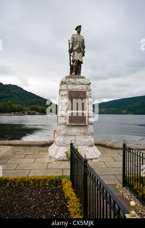 Le mémorial de guerre à Inveraray Surplombant le Loch Fyne Argyll and Bute, Ecosse Banque D'Images