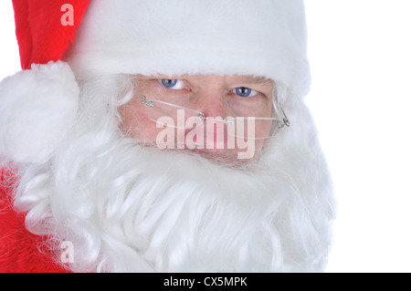 Close up portrait of Santa Claus isolé sur fond blanc. Format horizontal. Banque D'Images