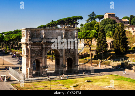 Arc de Constantin, la Piazza del Colosseo, Rome, Latium, Italie. Banque D'Images