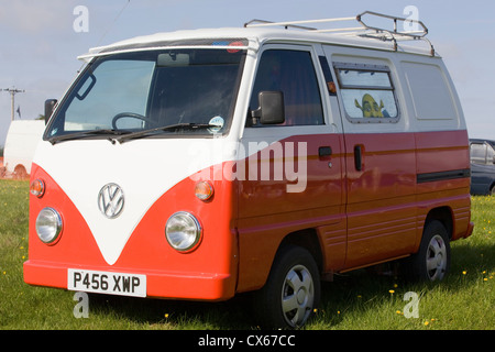 Le camping-car Volkswagen/bus à une VW Show en Angleterre Banque D'Images