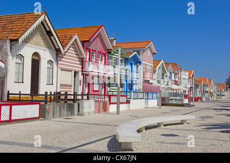 Maisons colorées( Palheiros), Costa Nova, Aveiro, Portugal, région Beiras Banque D'Images