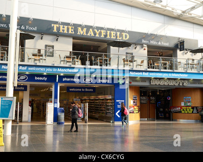 Le Mayfield pub à l'intérieur de la gare Piccadilly Manchester UK Banque D'Images