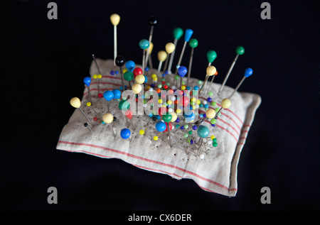 Un pin cushion avec broches Banque D'Images