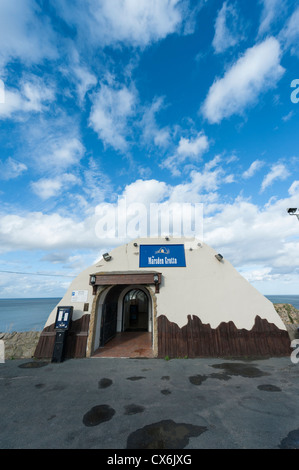 L'entrée de la grotte à l'autre restaurant Marsden Road South Shields Tyne et Wear NW34 7BS Banque D'Images