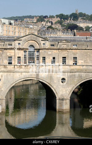 Pultney bridge sur la rivière Avon à Bath Somerset England UK Banque D'Images